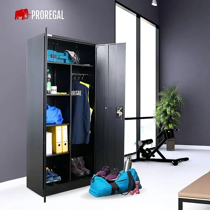 Proregal Metall-Mehrzweckschrank ELEPHANT mit 2 Türen, abschließbar - Schwarz - Schwarzer Metallspind mit zwei Türen, zur Aufbewahrung von Kleidung, Schuhen und Sportgeräten in einem modernen Umkleideraum.