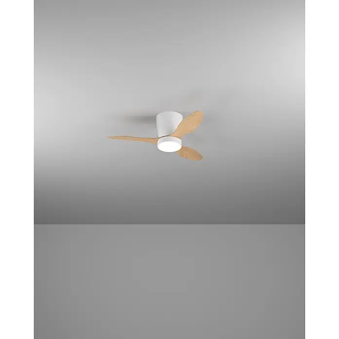 Eglo Deckenventilator Baracarès - Weiß, Eiche, 91 cm - Weißer Deckenventilator mit Holzflügeln und integriertem Licht.