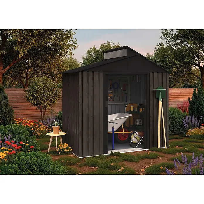 Hoggar Gerätehaus Aran THW - Außenmaß inkl. Dachüberstand (B x T): 240 x 149 cm, Stahl, Anthrazit - Dunkles Gartenhaus mit offener Tür, zeigt organisierte Werkzeuge & Gegenstände, in einem Garten.