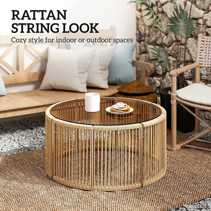 Outsunny Garten-Loungetisch - gehärtetes Glas, PE-Rattan, Braun, L x B x H: 70 x 70 x 33 cm - Couchtisch im Rattan-String-Look mit Glasplatte, perfekt für Innen- und Außenbereiche.