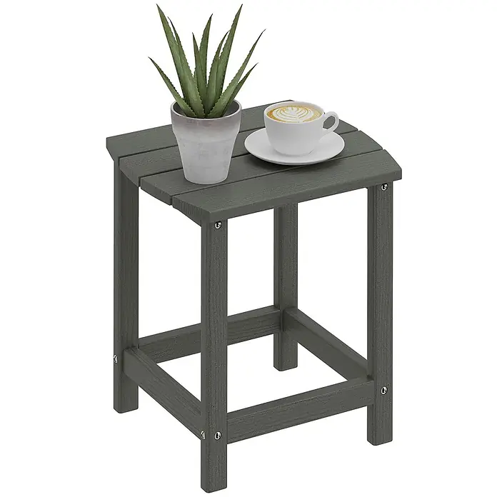 Outsunny Garten-Beistelltisch - L x B x H: 48 x 37 x 46 cm, Grau - Dunkelgrauer Beistelltisch für den Außenbereich mit Lattenplatte, mit Pflanze und Kaffee.