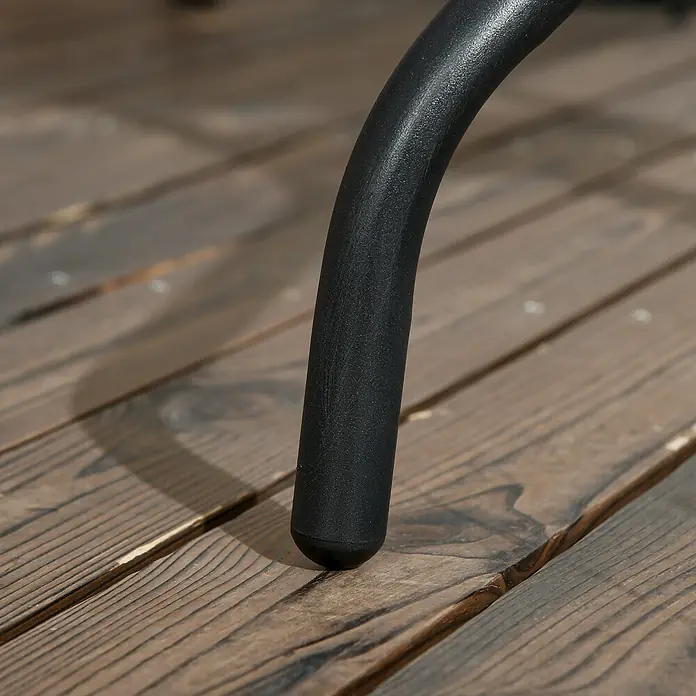 Outsunny Balkontisch mit Schirmloch - L x B x H: 76 x 76 x 72 cm, Metall, Gehärtetes Glas, Quadratisch, Schwarz - Schwarzes, strukturiertes Stuhlbein mit rundem Fuß, auf Holzterrasse stehend.