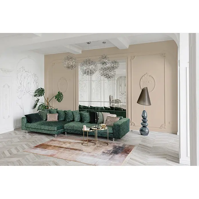 Livingwalls Wandfarbe Beige Soothing Brown DD126046 1l - Beige, Matt, 1 l - Tiefgrünes L-förmiges Ecksofa mit Plüschkissen, das bequeme Sitzgelegenheiten in einem stilvollen Wohnzimmer bietet.