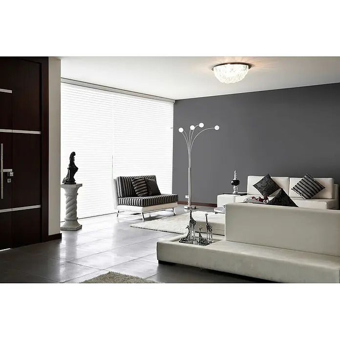 Livingwalls Wandfarbe Grau Cool Grey DD125753 2,5l - Grau, Matt, 2,5 l - Elegantes Wohnzimmer mit weißen Sofas, gestreiftem Sessel und moderner Bogenstehleuchte.