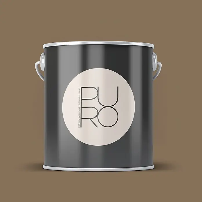 Livingwalls Wandfarbe Braun Mellow Brown DD126037 1l - Braun, Matt, 1 l - Dunkelgraue Farbkanne mit silbernem Rand und Griff, versehen mit einem runden beigen Etikett mit 'PURO'-Schriftzug, auf braunem Hintergrund.