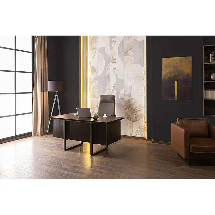 Livingwalls Wandfarbe Schwarz Deep Black DD125734 1l - Schwarz, Matt, 1 l - Moderner dunkler Bürotisch mit grauem ergonomischem Stuhl in stilvollem Heimbüro.