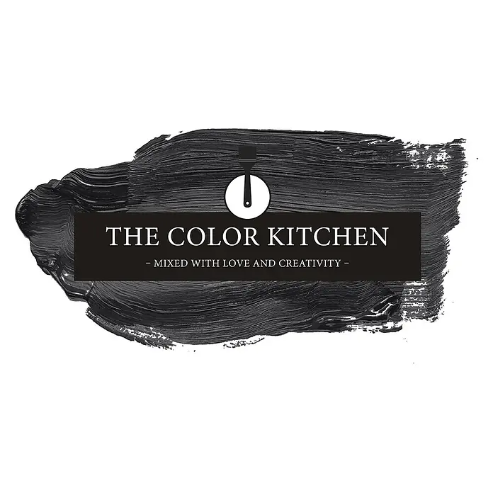 Livingwalls Wandfarbe Schwarz Casual Caviar 1007 5l - Matt, 5 l - Logo für 'The Color Kitchen' mit weißem Text auf schwarzem Pinselstrich-Hintergrund und Pinsel-Symbol.