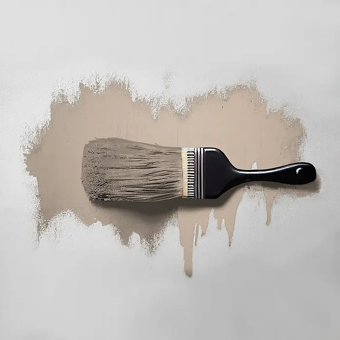 Livingwalls Wandfarbe Beige Matte Mushroom 6015 2,5l - Matt, 2,5 l - Malerpinsel mit schwarzem Griff und mit Farbe bedeckten Borsten, der beigefarbene Farbe auf eine Oberfläche aufträgt.