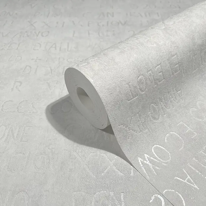 Livingwalls Vliestapete Grafisch, weiß-grau - 10.050 x 530 mm - Weiße Tapetenrolle mit eingeprägten Buchstaben.