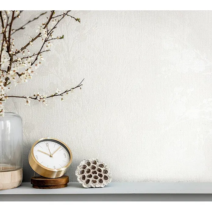 Livingwalls Vliestapete Floral, weiß -  - Helle, texturierte Tapete mit zartem Pflanzenmuster, als eleganter Hintergrund für blühende Zweige und Wohnaccessoires.