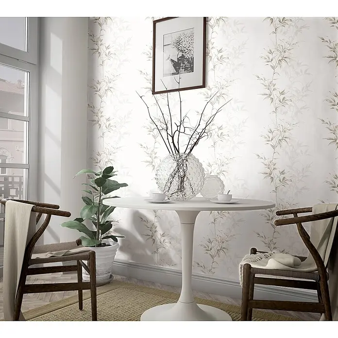 Livingwalls Vliestapete Floral, weiß, braun - braun - Helle beige Tapete mit botanischem Blättermuster an einer Wand, verschönert einen gemütlichen Essbereich.