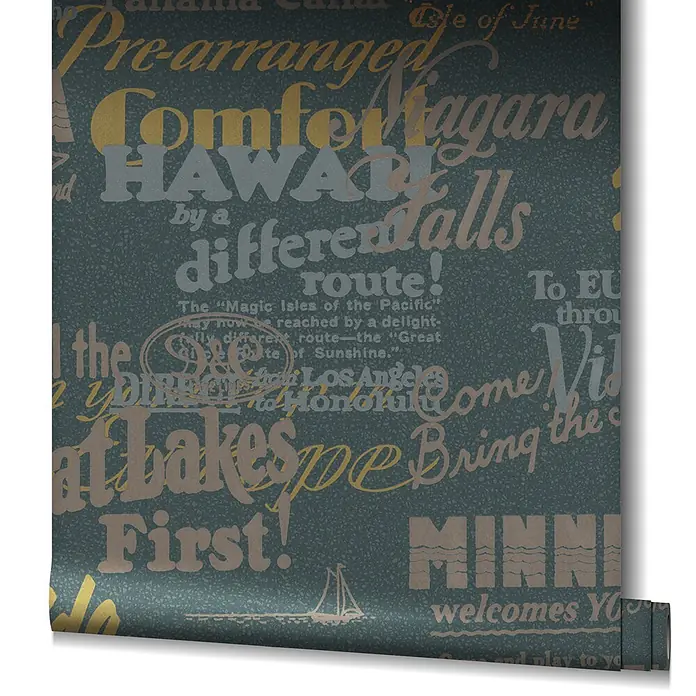 Livingwalls Vliestapete Grafisch, schwarz - 10.050 x 530 mm - Rolle dunkelgrüner Tapete mit Vintage-Reisemotiven und Text in Gold, Grau und Beige.