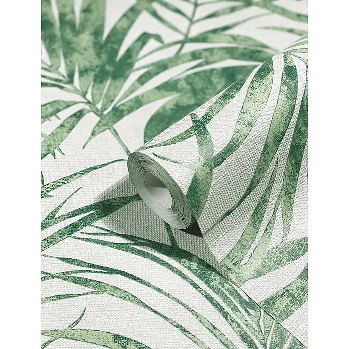 Livingwalls Vliestapete Floral, grün - 10.050 x 530 mm - Texturierte Tapetenrolle mit grünem Palmblattmuster, teilweise abgerollt.
