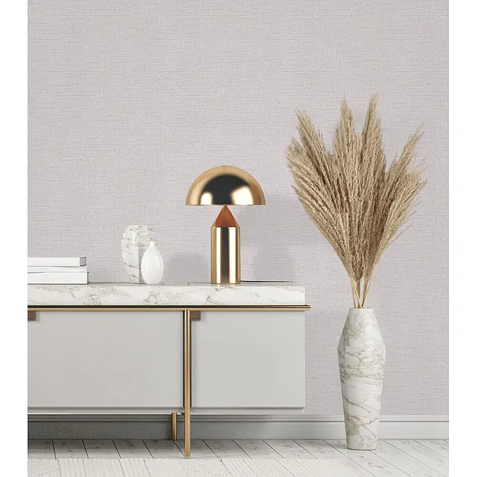 Livingwalls Vliestapete Uni, beige, lila - 10.050 x 530 mm - Dezente Web-Tapete in Hellgrau-Beige an einer Wand in einem modernen Wohnraum.