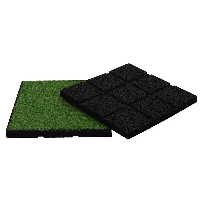 Fallschutzmatte Kunstrasen - Grün, 50 x 50 x 3 cm - Zwei quadratische Gummi-Sicherheitsplatten: eine grün mit Kunstrasen, die andere schwarz mit strukturierter Oberfläche.