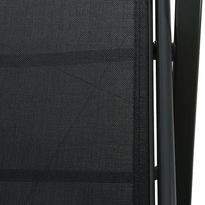 Sunfun Tumbona de jardín Ikara - 63 x 198 x 28 cm, Negro, Acero, Respaldo regulable - Primer plano de un moderno mueble de jardín negro con una cubierta de tela de malla y un marco metálico robusto.
