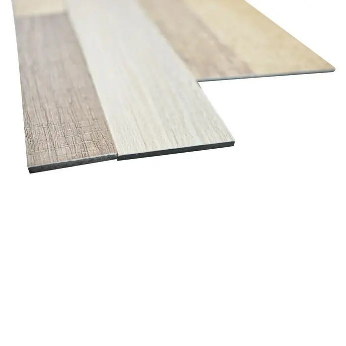 Selbstklebemosaik SAM 4WVHH - 60 x 15,2 cm, Hellbraun, Matt - Nahaufnahme von Laminatböden in verschiedenen Holzfarben, die ein modernes und stilvolles Design für Innenräume bieten.