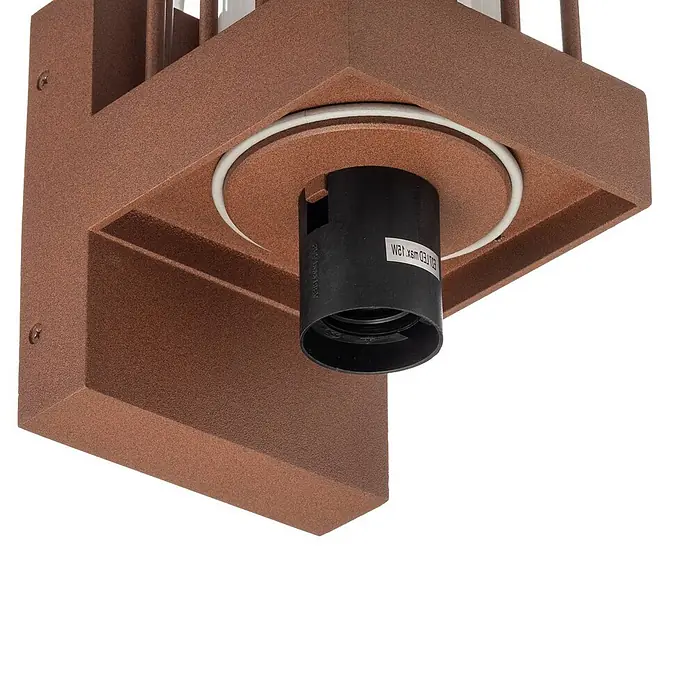 Lucande Außenwandleuchte Chandan - braun / rost, IP54 - Strukturierte rostfarbene Wandleuchte mit schwarzer Glühbirnenfassung und weißem Dichtungsring.