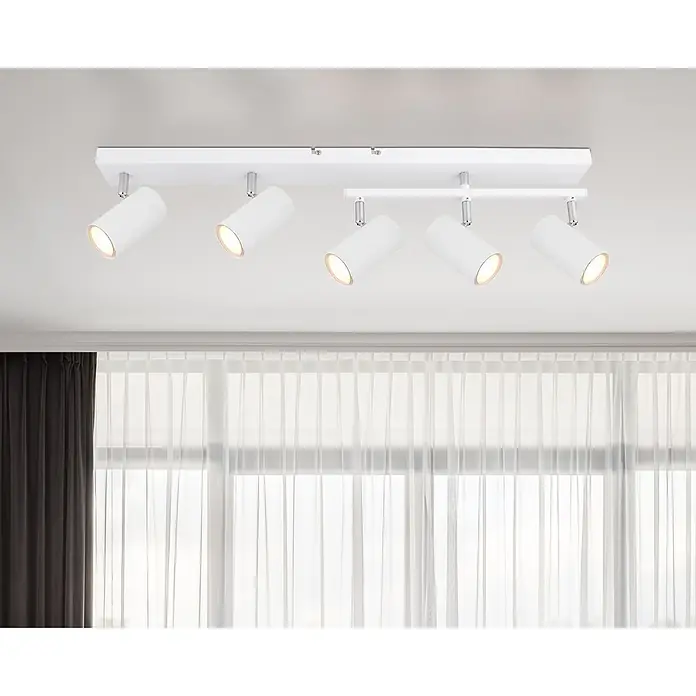 Globo Deckenstrahler Robby - 35 W, L x B x H: 70 x 35 x 17 cm, Weiß, GU10, 5 Stk. - Weiße Deckenstrahlerleiste mit fünf verstellbaren zylindrischen Lichtern, über einem Fenster montiert.