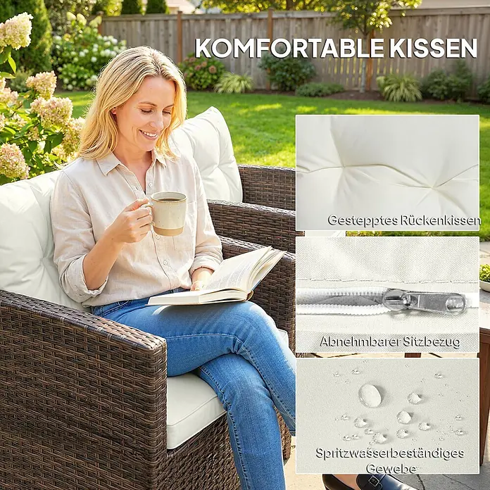 Outsunny Loungemöbel-Set - PE-Rattan (künstliches Rattan), Cremeweiß - Frau auf Outdoor-Rattansessel mit cremefarbenen Kissen, lesend. Mit gestepptem Rücken, abnehmbarem Bezug und spritzwasserbeständigem Stoff.