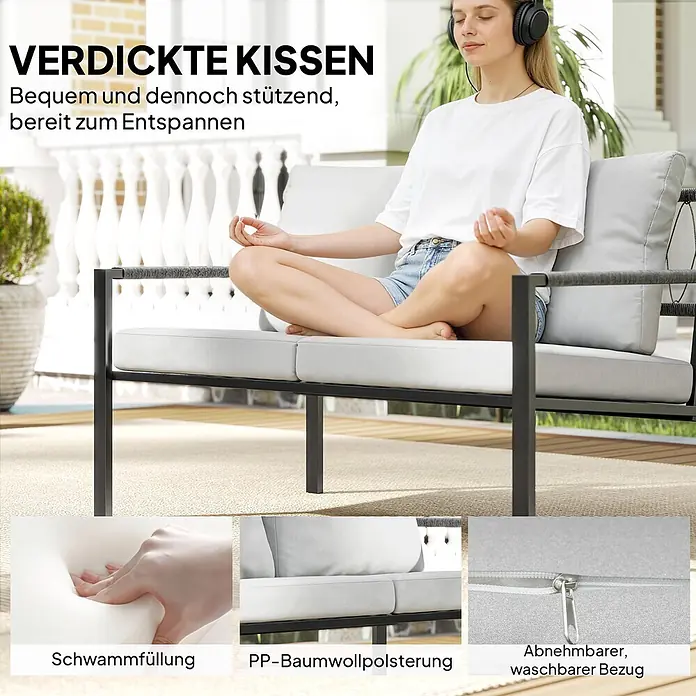 Outsunny Loungemöbel-Set - Hellgrau - Frau meditiert auf einem grauen Outdoor-Sofa mit dicken, hellen Kissen. Die Einsätze zeigen Schwamm-, PP-Baumwollfüllung und abnehmbaren, waschbaren Bezug.