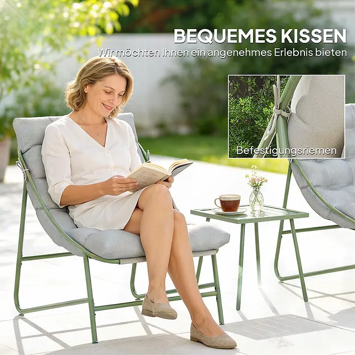 Outsunny Loungemöbel-Set - Hellgrau - Frau entspannt sich in einem grünen Outdoor-Stuhl mit grauem Polster, liest ein Buch, mit Einsatz zu Befestigungsriemen.