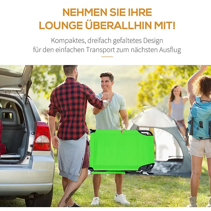 Outsunny Gartenliege - B x T: 56 x 190 cm, Grün, Polyester, Rückenlehne verstellbar - Grüne, dreifach gefaltete Liege/Feldbett, von zwei Männern im Freien neben Auto und Zelt getragen.