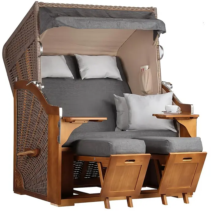Bene Living Strandstuhl Strandkorb Komplettset Schleswig Pinie Braun PE Mokka Dessin 558 - Pinienholz. Polyrattan, Rückenlehne verstellbar, PE Mokka, B x T x H: 120 x 80 x 160 cm - Brauner Strandkorb aus Korbgeflecht und Holz mit grauen Polstern, beigem Innenfutter, ausziehbaren Fußstützen und kleinen Tischen.