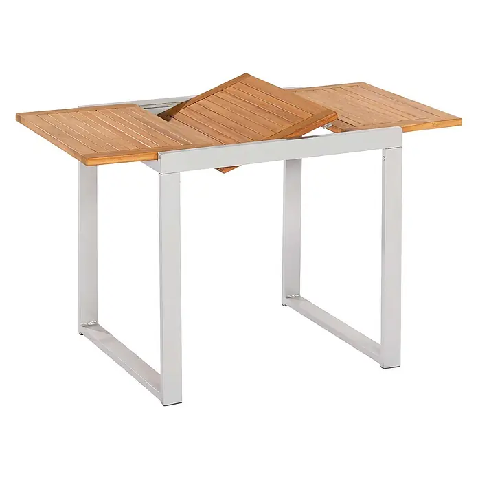 Merxx Gartentisch-Set Naxos - Gesamtumfang: 3 -tlg., Aluminium/Akazie/Textil, Klappbar - Ausziehbarer Gartentisch mit Teakholz-Lattenplatte und hellgrauem Aluminiumgestell, der den Ausziehmechanismus zeigt.