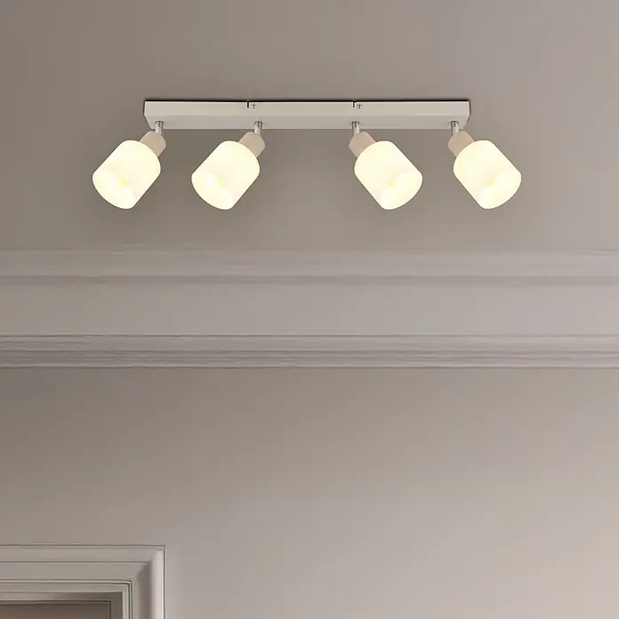 Globo Wand- & Deckenleuchte Trent - 25 W, L x B x H: 56 x 8 x 18,5 cm, Sandfarben, E14 - Weiße Deckenleuchte mit vier Strahlern, Milchglasschirmen und Chromakzenten, beleuchtet.