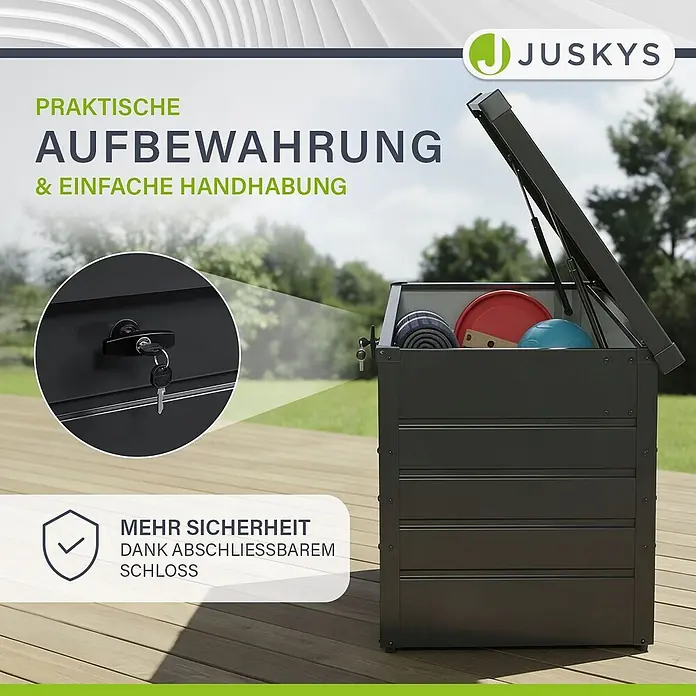 Juskys Garten-Aufbewahrungsbox Limani - L x B x H: 53 x 120 x 63 cm, grau, Metall - Dunkelgraue Metall-Aufbewahrungsbox, offen mit Inhalt, inklusive Schloss und Schlüssel, auf Holzterrasse.