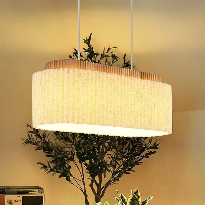 Globo Pendelleuchte Jannie - L x B x H: 700 x 300 x 1.500 mm, E27, Max. Systemleistung: 40 W - Gestufte Pendelleuchte mit texturiertem beigem Stoffschirm und oberer Holzebene, die einen warmen Innenraum beleuchtet.
