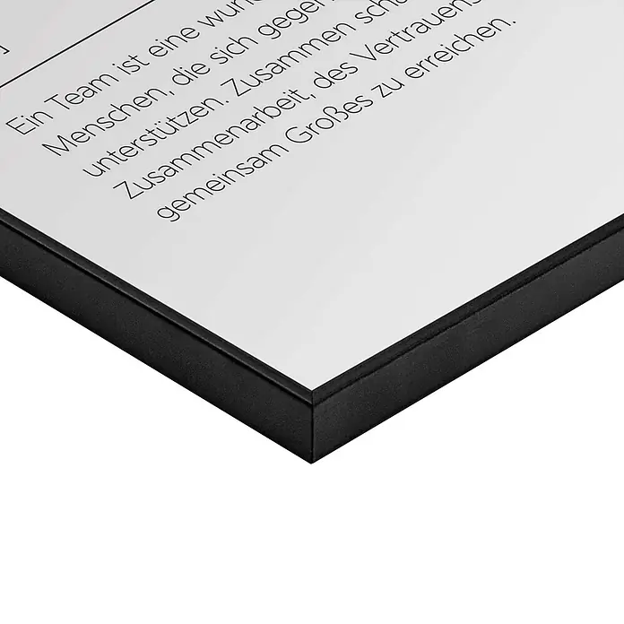 Reinders Bild Slim Frame Black - Team, B x H: 40 x 50 cm - Schwarzer Bilderrahmen mit einem motivierenden deutschen Zitat über Teamwork und Vertrauen auf einem weißen Einleger.
