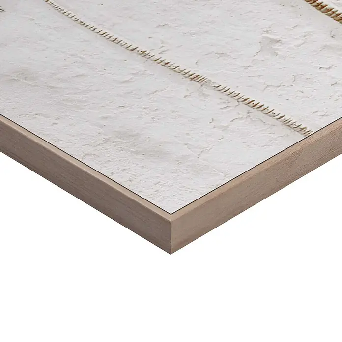 Reinders Bild Slim Frame Wood - Still Palms, B x H: 20 x 30 cm - Ecke einer weißen, strukturierten Platte mit diagonalem braunem Seilmuster, gerahmt in hellbraunem Holz.