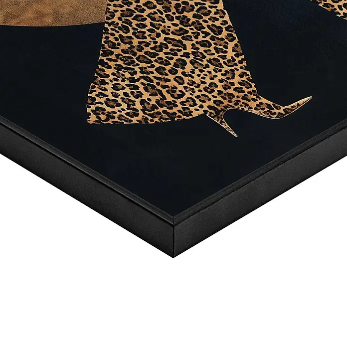 Reinders Bild Slim Frame Black - Walking Lady, B x H: 30 x 40 cm - Schwarz gerahmter Kunstdruck mit braun-schwarzem Leopardenmuster und High Heel auf schwarzem Hintergrund.