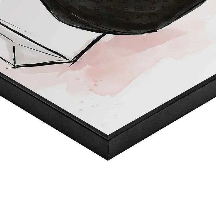 Reinders Bild Slim Frame Black - Fashion Bags, B x H: 30 x 40 cm - Nahaufnahme eines gerahmten Kunstwerks mit schwarzem Rahmen und abstraktem Design mit schwarzen Linien, gemustertem Element und rosa Aquarellakzenten.