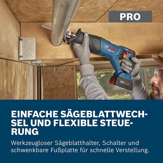 Bosch Professional AMPShare 18V Akku-Säbelsäge GSA18V-280 - 18 V, Ohne Akku, Leerlaufhubzahl: 0 /min - 3.100 /min, Inkl. L-Boxx - Blaue und schwarze Bosch Säbelsäge schneidet ein Metallrohr, gehalten von einer Person mit Handschuhen.
