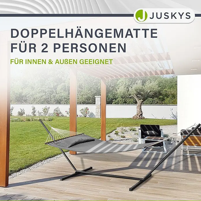 Juskys Hängematten-Set Cata - L x B x H: 360 x 140 x 115 cm, Anthrazit - Graue Doppelhängematte mit schwarzem Gestell auf einer Terrasse, für 2 Personen geeignet.