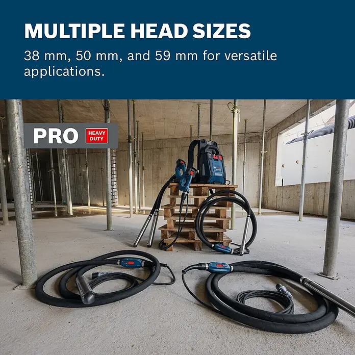 Bosch Professional Innenrüttler Akku-Betonrüttler-System GDI59-500 - Kabellänge: 5 m - Bosch PRO Hochleistungs-Betonrüttler (38, 50, 59 mm) mit schwarzen Schläuchen und blauen Einheiten auf einer Baustelle.