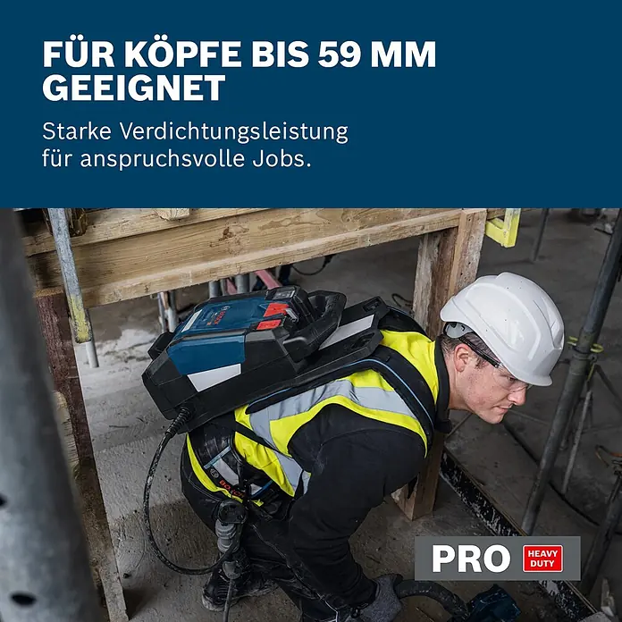 Bosch Professional AMPShare 18V Akku-Antriebseinheit Akku-Betonrüttler-System GPU 18V2DI - 18 V, Anzahl Akkus: Ohne Akku, Anzahl benötigte Akkus: 2 Stk. - Arbeiter verwendet ein Bosch Heavy Duty Elektrowerkzeug mit Akku-Rucksack auf der Baustelle, geeignet für Köpfe bis 59mm.