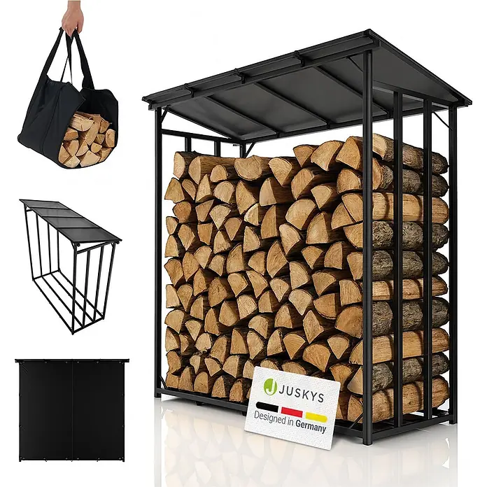 Juskys Kaminholzregal Kaminholzregal - 70 x 70 x 185 cm, Metall, Schwarz - Schwarzes Metall-Kaminholzregal mit schrägem Dach, gefüllt mit gestapeltem Holz. Eine Holztragtasche und Abdeckplane sind ebenfalls zu sehen.