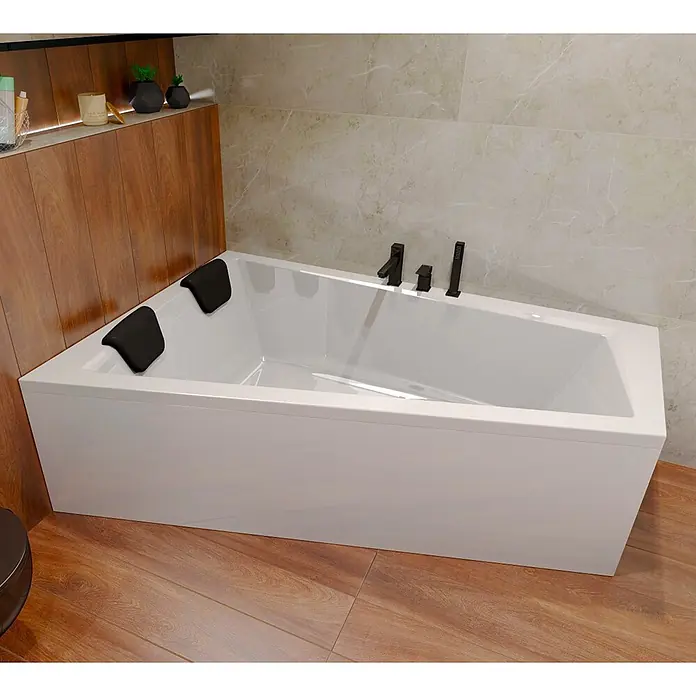 Bad Land Eckbadewanne INTIMA Acrylwanne 160 x 90 cm links Weiß m. Styroporverkl. - Sanitäracryl, Weiß - Weiße moderne Badewanne mit schwarzen Armaturen und zwei schwarzen Kopfstützen im Badezimmer.
