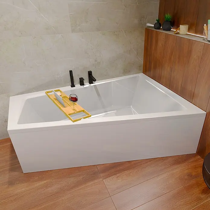 Bad Land Eckbadewanne INTIMA Acrylwanne 160 x 90 cm rechts Weiß m. Styroporverkl. - Sanitäracryl, Weiß - Moderne weiße Rechteck-Badewanne mit mattschwarzen Armaturen und einem hölzernen Badewannenablage, in einem Bad mit Marmorfliesen und Holzakzenten.