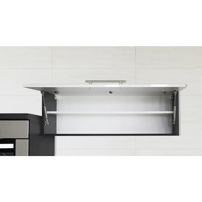 Respekta Premium Küchenzeile RP240ESCBO - Breite: 240 cm, Schwarz, Mit Elektrogeräten - Offener weißer Hängeschrank mit silbernem Griff und Gasdruckfedern für sanftes Öffnen in einer modernen Küche.