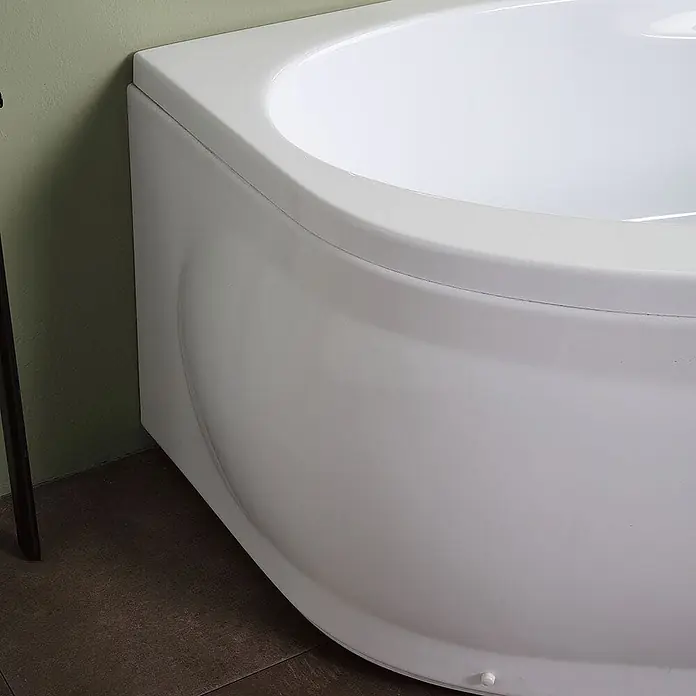 Kiamami Valentina Badewanne - 1.500 x 1.000 cm, ABS-Kunststoff und Acryl, Weiß - Weißer P-förmiger Eckbadewanne mit geschwungener Frontschürze für die Badezimmerinstallation.
