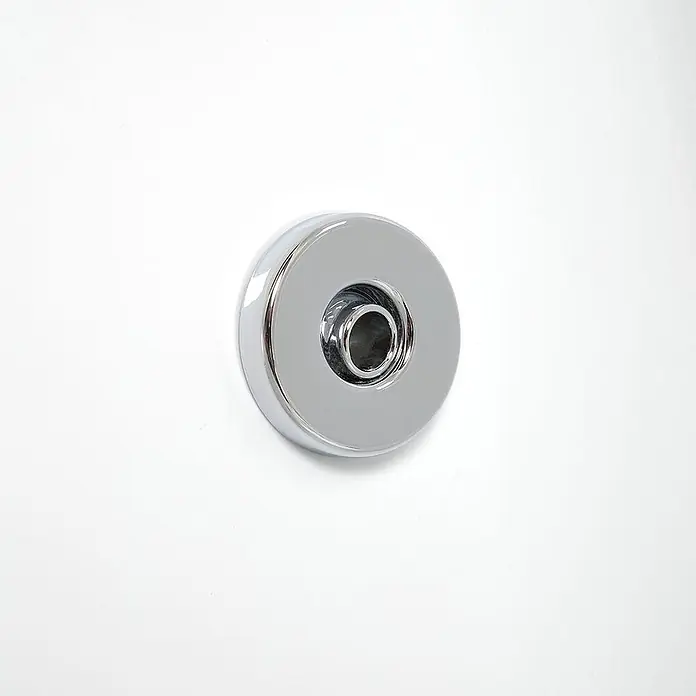 Kiamami Valentina Badewanne - 1.700 x 750 cm, Abs e Acrilico, Weiß - Runder Wandanschluss aus poliertem Chrom mit zentraler Öffnung für Sanitäranschlüsse.