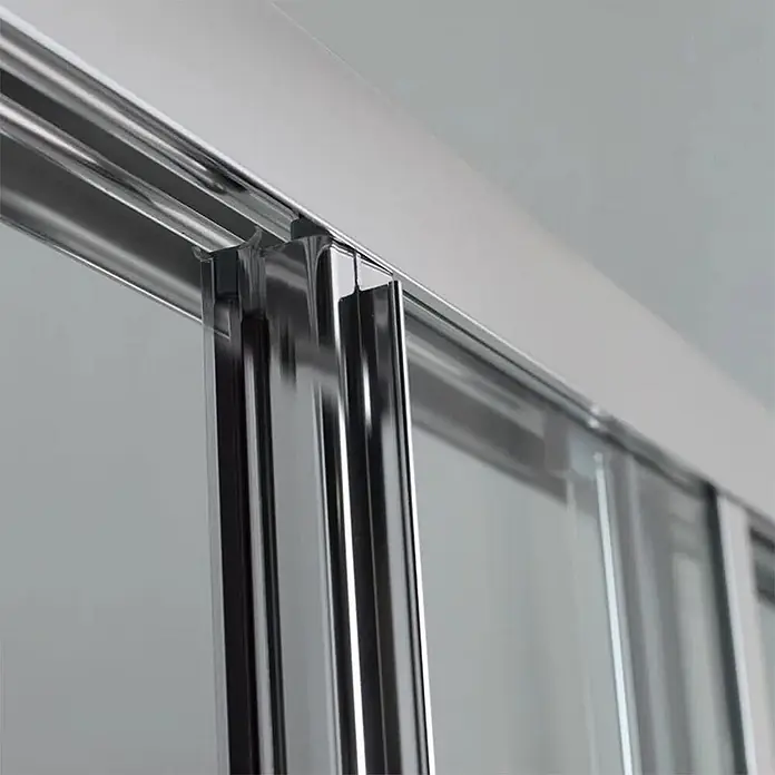 Kiamami Valentina Nischendusche - 50 x 1.850 cm, Transparent, 5 mm - Metallene Oberschiene und klare Glasscheiben eines Schiebetürsystems.