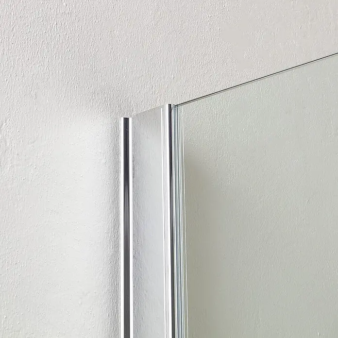Kiamami Valentina Duschwand - B x H: 45 x 1.900 cm, Transparent - Nahaufnahme einer klaren Glasduschwand mit chromfarbenen Profilen.
