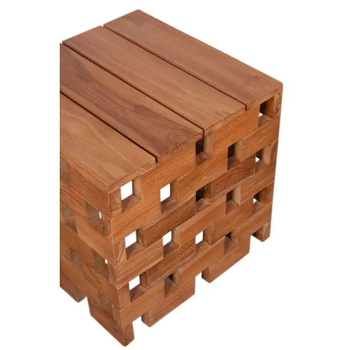 Bene Living Garten-Beistelltisch Dunham - Teakholz, Quadratisch, Natur - Quadratischer brauner Holzhocker mit Lattenplatte und offenem, ineinandergreifendem Gitter.