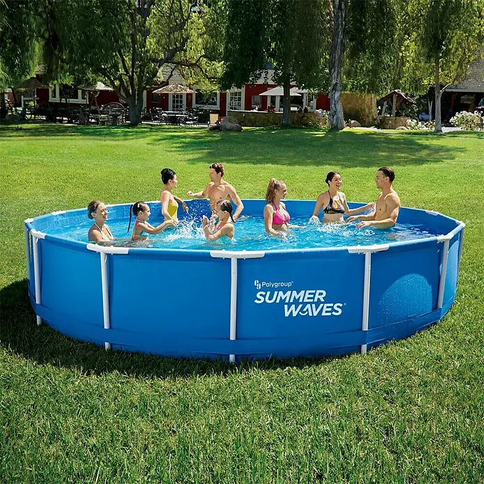 Frame-Pool Summer Waves Active - Ø x H: 366 x 91 cm, Blau, 8.366 l - Planschvergnügen im Summer Waves Pool: Familie genießt den Sommer in einem runden Aufstellpool im Garten mit strahlend blauem Wasser und weißem Rahmen.